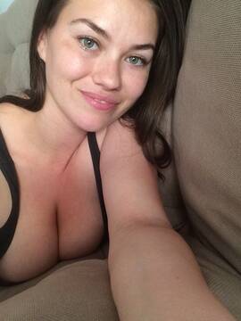 Public Photo of angeleyess30