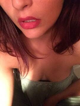 cosa c'è sotto la mia mano?!...sei curioso