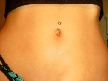 navel piercing