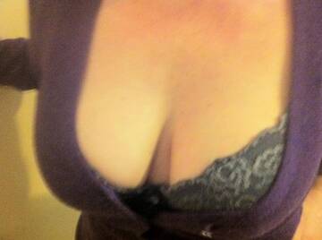 EsplosiVa... I miei capezzoli sempre duri......