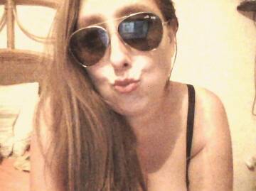 ele con gli occhiali da sole